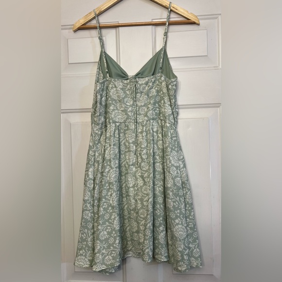 🌿 Altar’d State Mini Dress - Light Green Floral - Adjustable Straps - Pockets - Picture 10 of 10